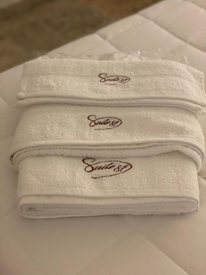 Suite87 Месане Екстериор снимка