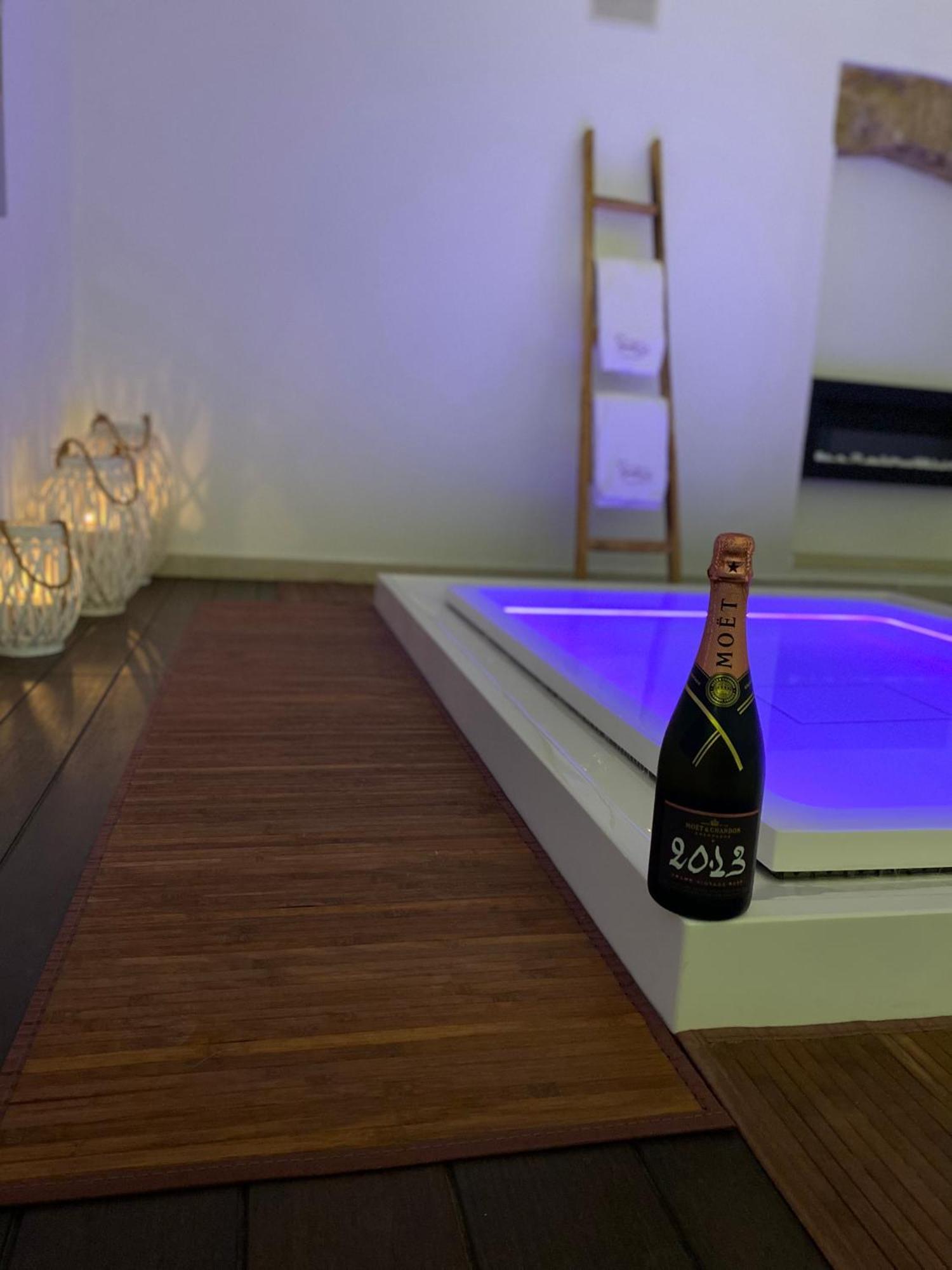 Suite87 Месане Екстериор снимка